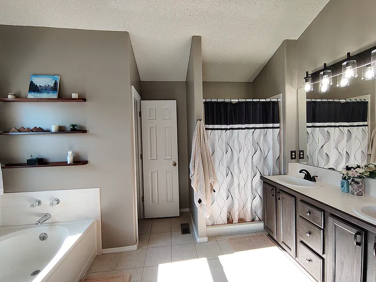 6110 Whirlwind Dr — Photo 14