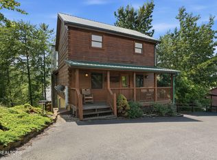 534 Chickasaw Gap Way, Pigeon Forge, TN 37863