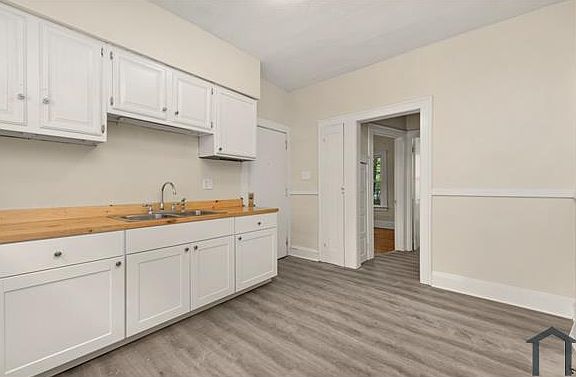 3rd image of 11918 Griffing Ave #A