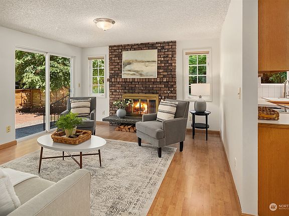 2nd image of 20330 42nd Avenue NE