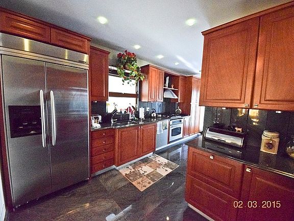 3rd image of 2163 E 73rd St