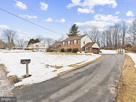 4th image of 1627 Williams Way