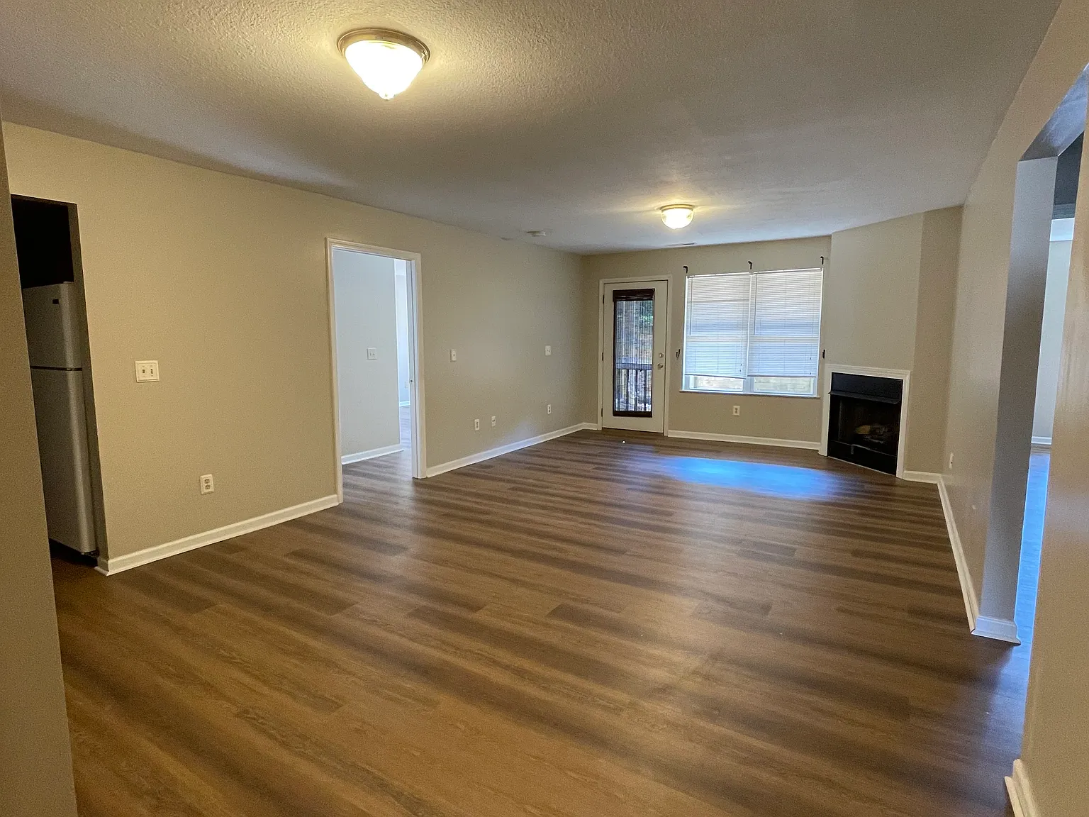 3 bed, $1,700 — Photo 2