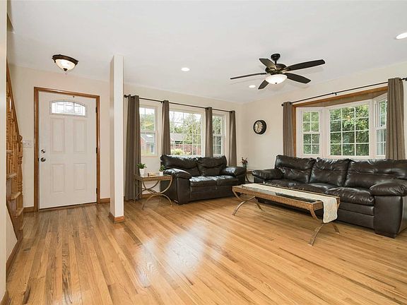4th image of 60 Furman Ave