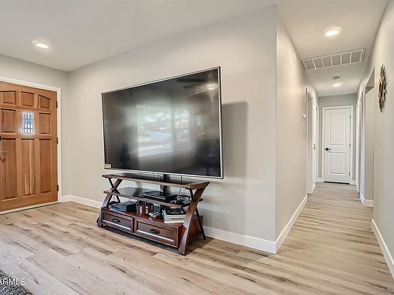 4th image of 8557 E Thornwood Dr