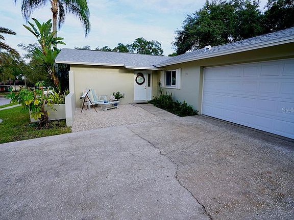 4th image of 214 Hillcrest Dr