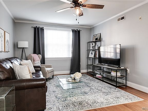 5th image of 34 W Locke Ln #U4