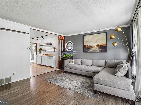 3rd image of 311 Spring Ln