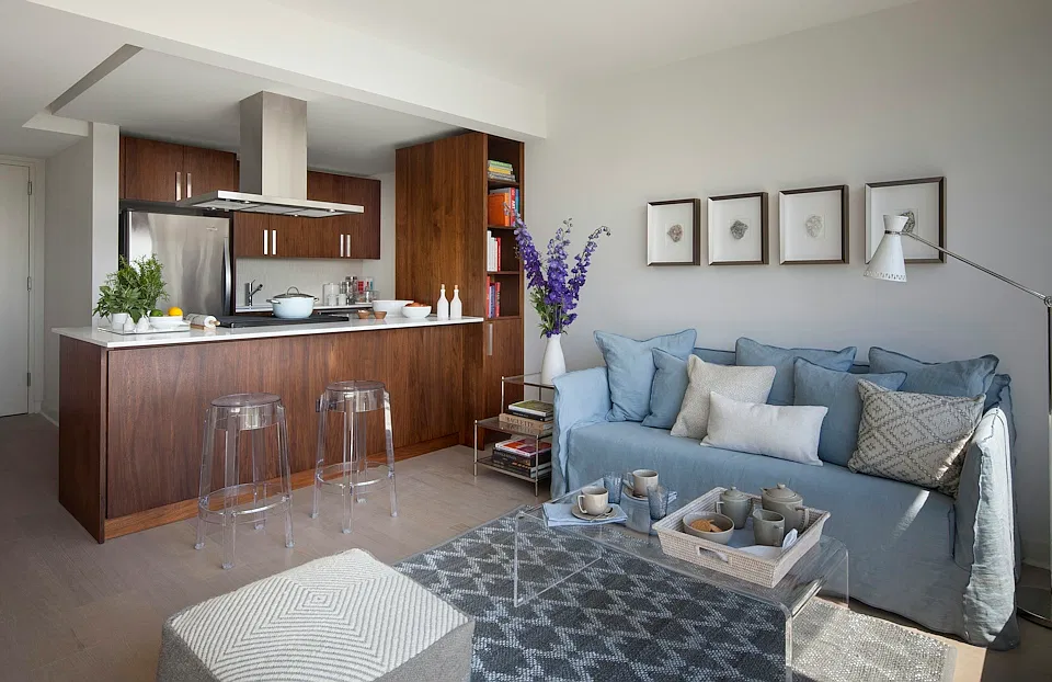 480 Main St #8M