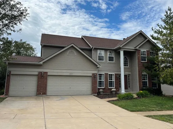 2257 Providence Park Ln, Herculaneum, MO 63048