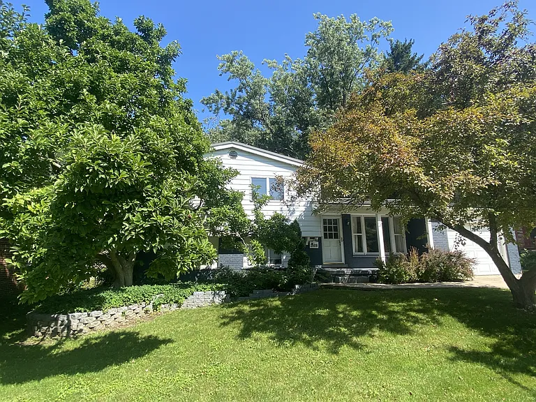 2609 Lillian Rd — Photo 2