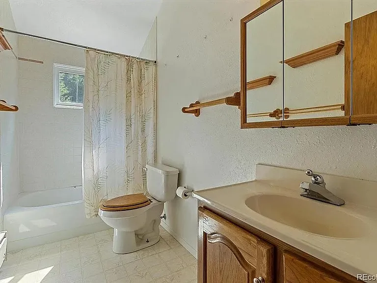 8562 Martin Ln — Photo 7