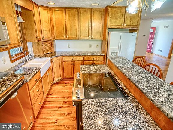 4th image of 144 Sherby Ln