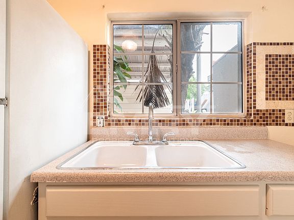 4th image of 1125 S Evergreen Ave #20146889F