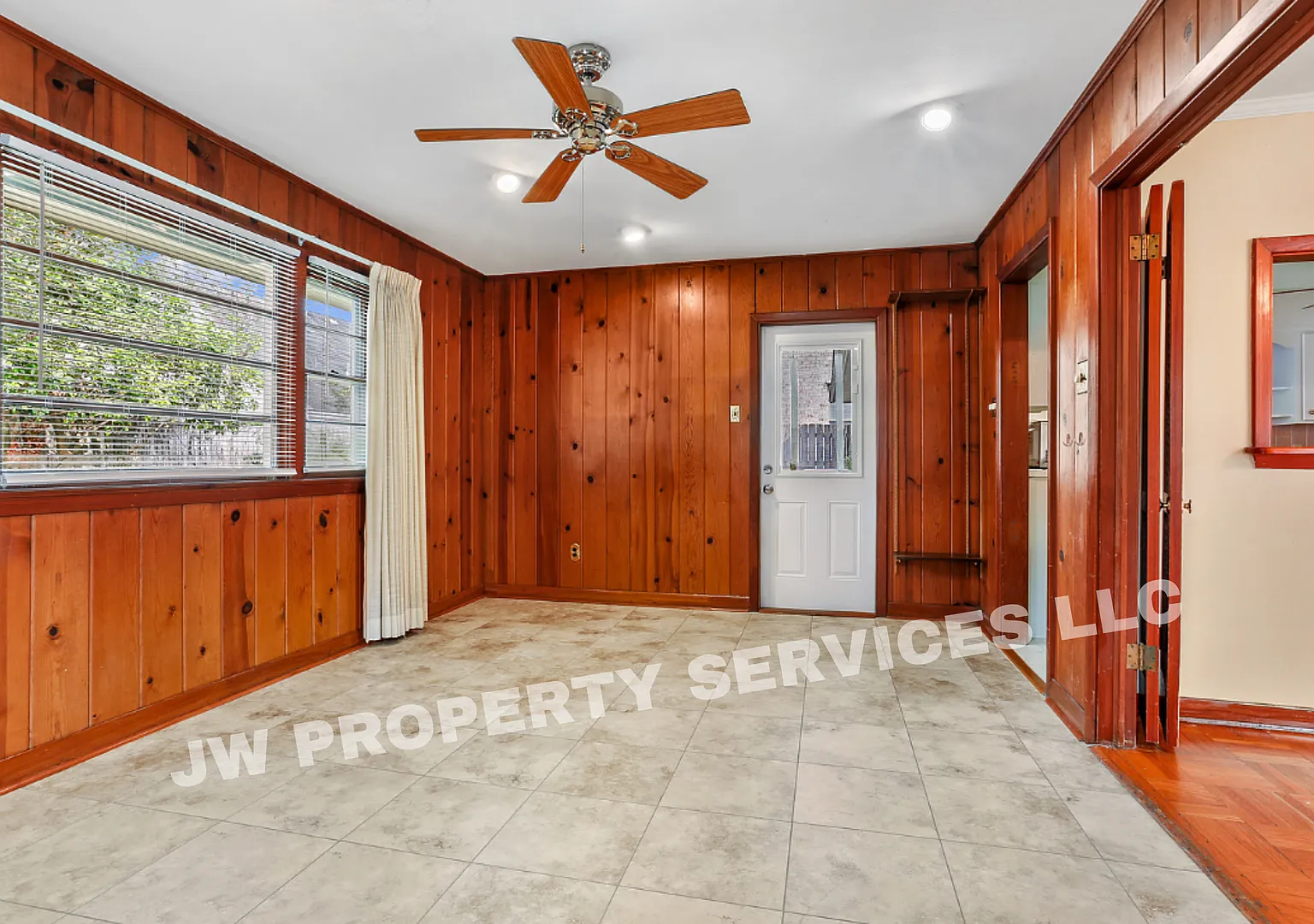 Charming 3-Bedroom Home in Metairie $2,195/Month — Photo 3