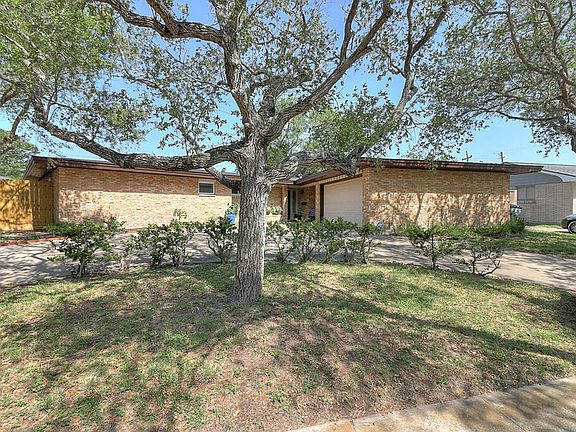 3rd image of 453 Pennington Dr
