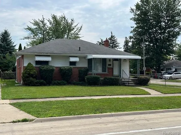 18240 Stephens Dr, Eastpointe, MI 48021
