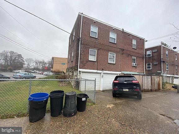 2nd image of 6434 Oxford Ave