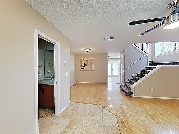 3rd image of 974 Congress Ct