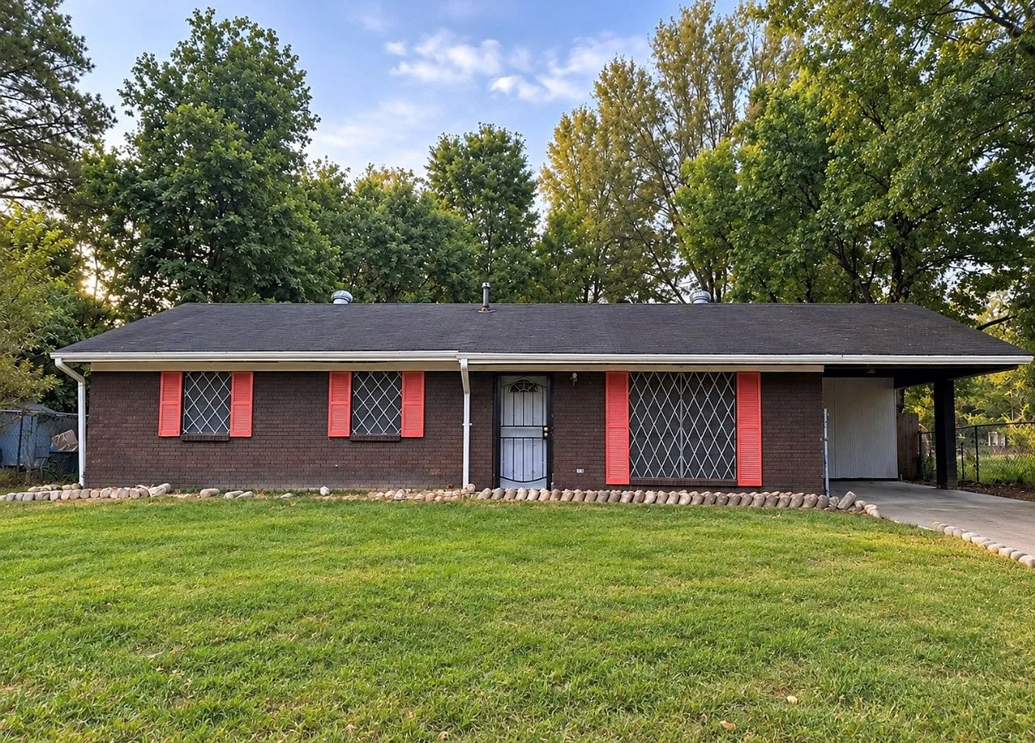 Nice 3 Bed/ 1.5 Bath Home in Jackson! — Photo 1