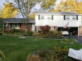 30248 Pipers Ln, Farmington Hills, MI