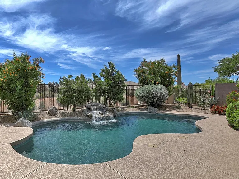 7717 E Balao Dr — Photo 1