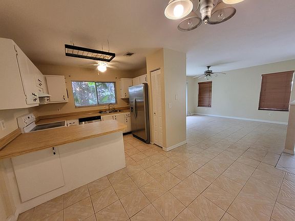 4th image of 1386 SE Rivergreen Circle