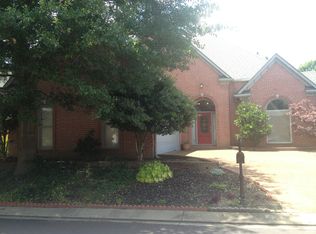 655 Warwick Oaks Lane East, Collierville, TN 38017