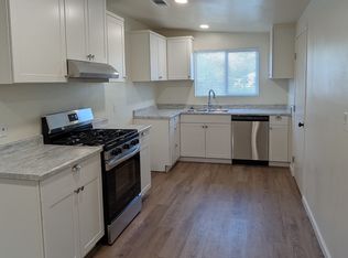 1136 Rodgers Rd, Hanford, CA 93230