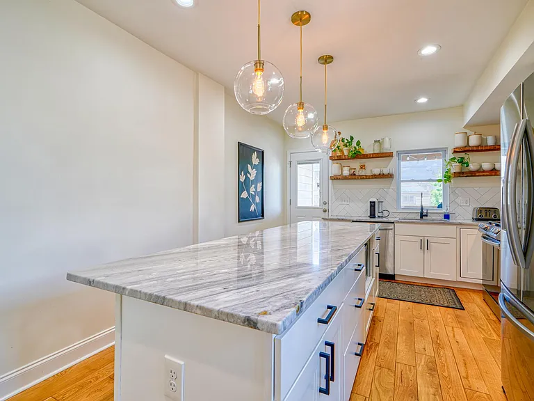 300 S Clinton St — Photo 11
