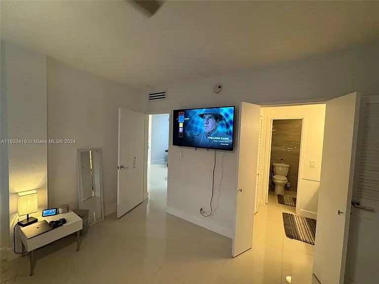 9381 E Bay Harbor Dr #302S — Photo 15