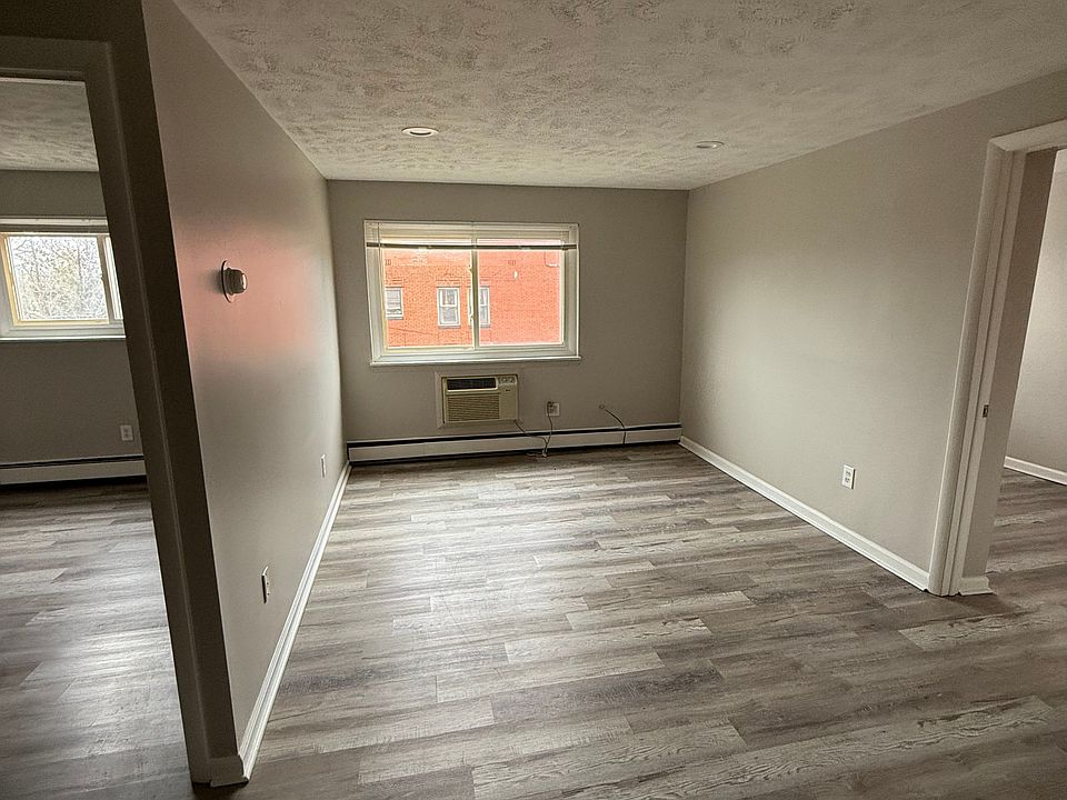 1st image of 3012 W 14th St #303