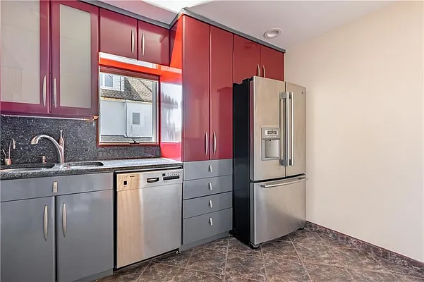 Sold by Remax Edge | media 31