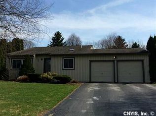 211 Woodmont Dr, Camillus, NY 13031