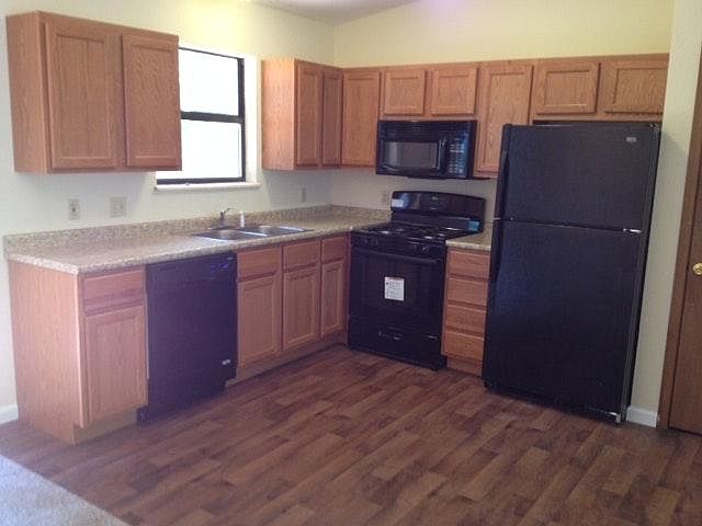 2nd image of 841 Country Haven Dr
