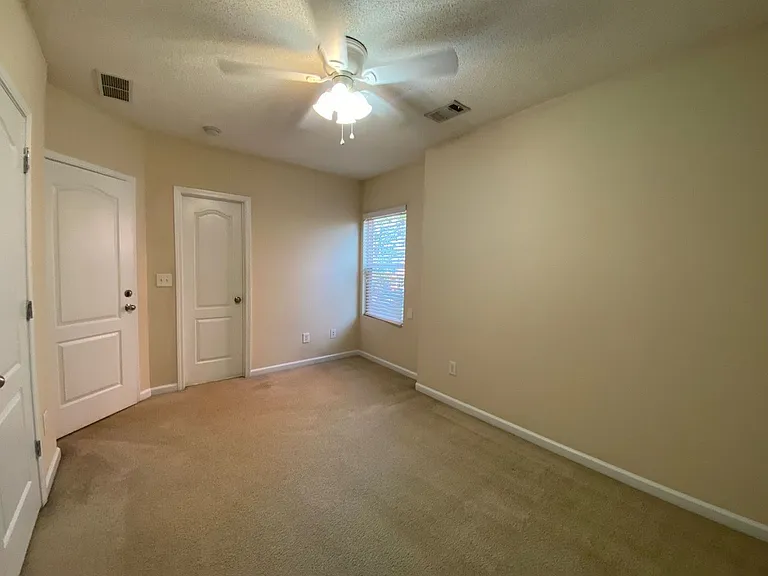 231 Fern Ridge Ct — Photo 4