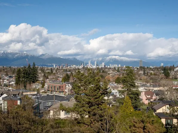 2856 King Edward Ave W, Vancouver, BC V6L 1T9