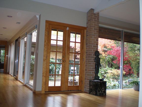 2nd image of 2923 W Catalpa Ave