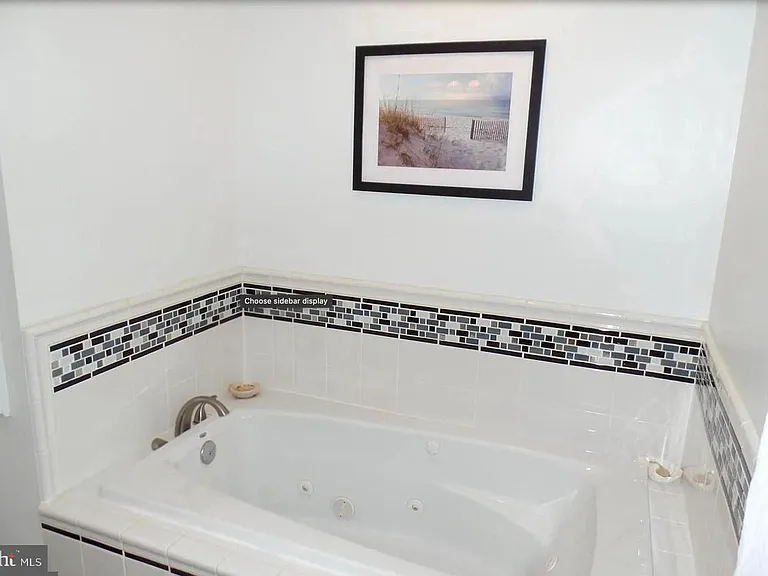 1821 Pimmit Dr — Photo 15