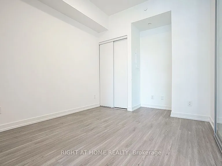 8 Wellesley St W #2606 — Photo 43