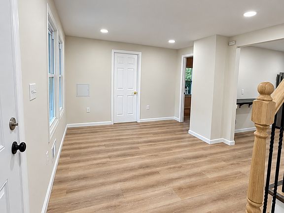 5th image of 231 Rodi Rd