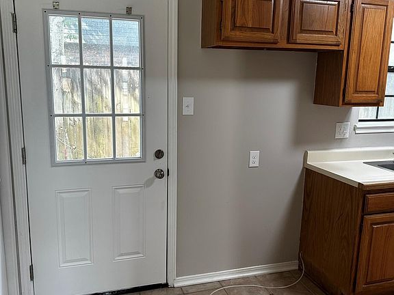 5th image of 100 Winchester Dr APT 502