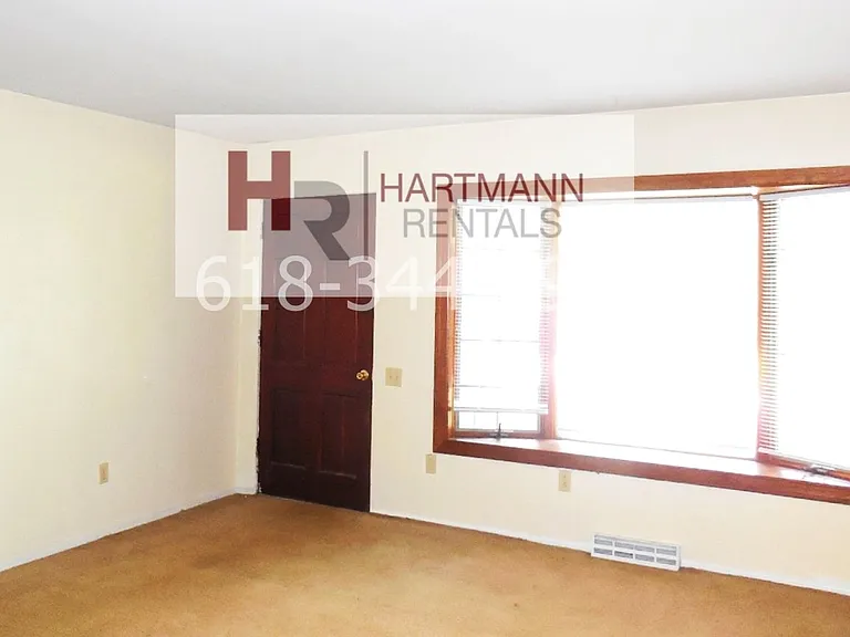 63-65 Mary Jo Dr — Photo 4