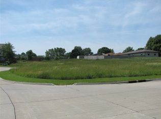 2511 N 6th Ave E, Newton, IA 50208