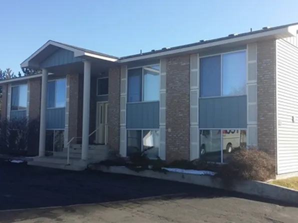 Henryanna Apartments