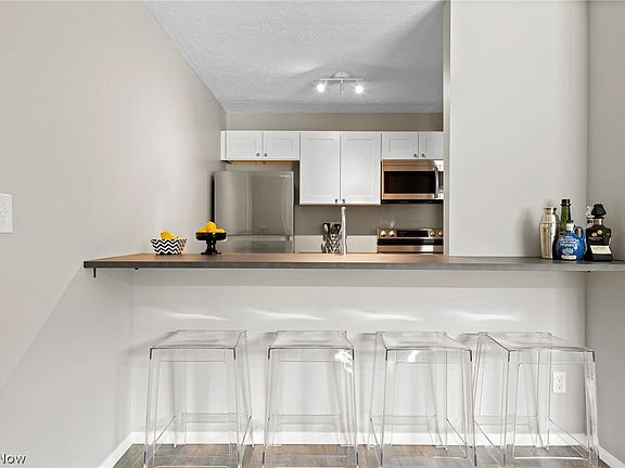 3rd image of 10532 Clifton Blvd APT 308
