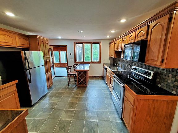 2nd image of 77 Pleasant St