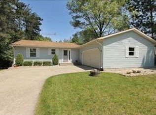 1915 Ponderosa Ct, Dorr, MI 49323