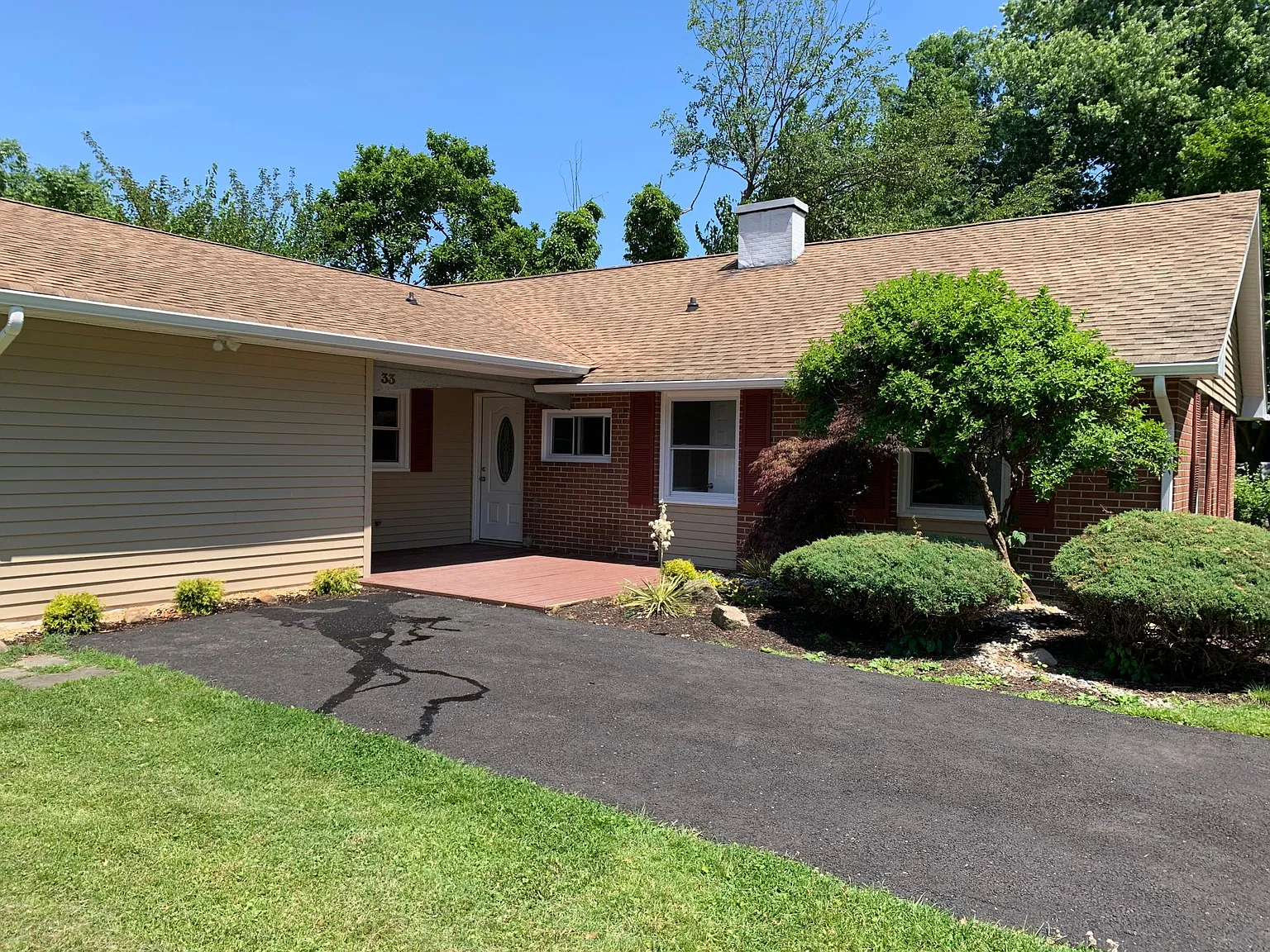 33 Pastoral Ln — Photo 2