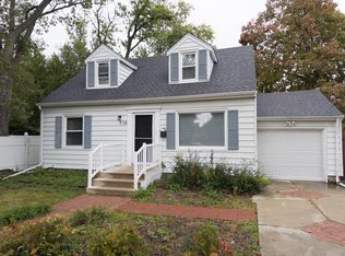 716 Woodlawn Ave, Joliet, IL 60435